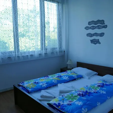 Big Near The Beach And The Sea Garden! *